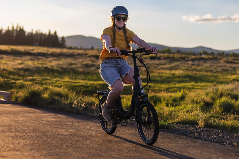 Electric Bike Dirwin Voyager Woman Riding